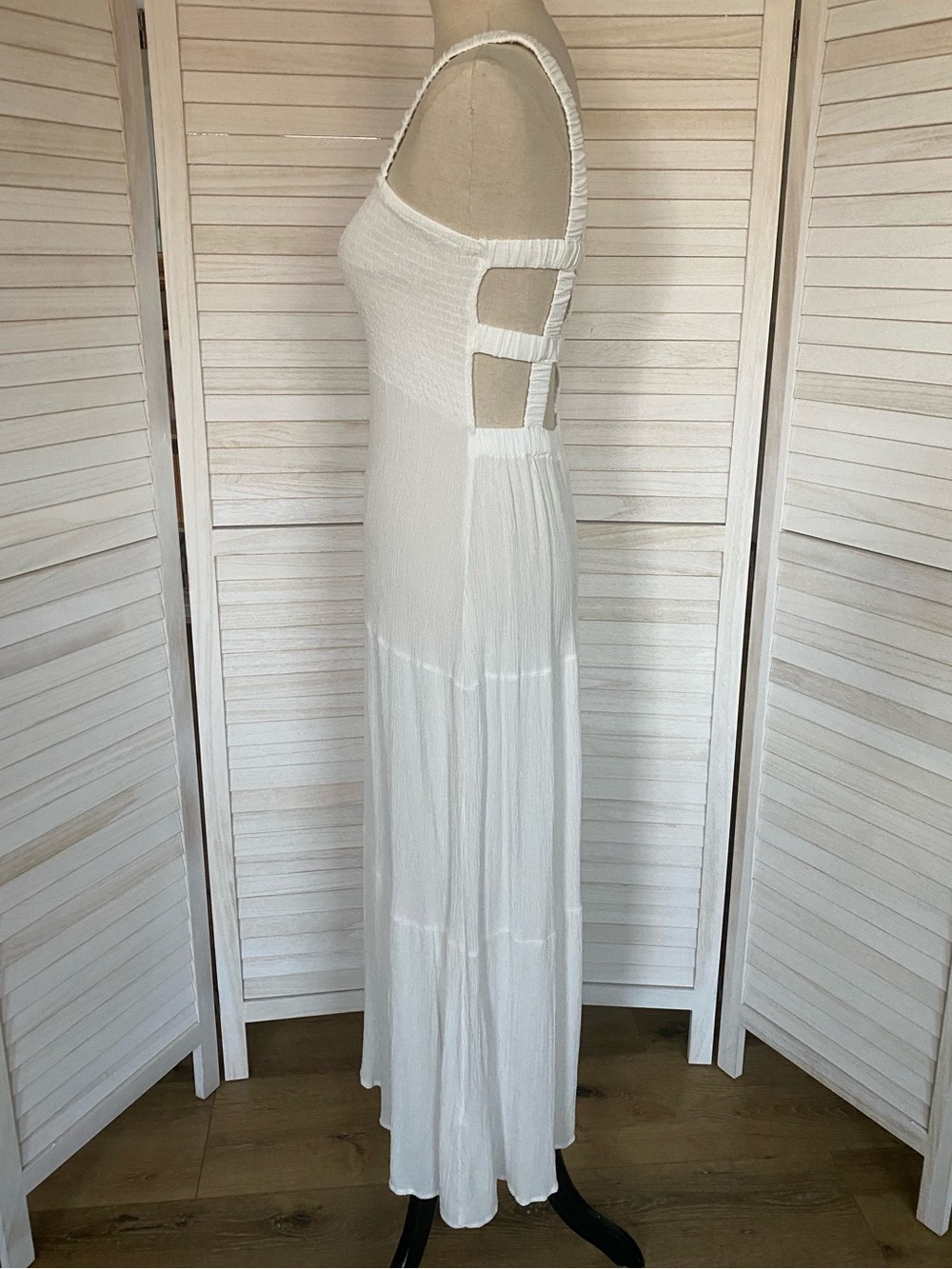 Jolie & Joy White Smocked Bodice Maxi Dress with Cut Out Back SZ L Resortwear - Picture 9 of 15